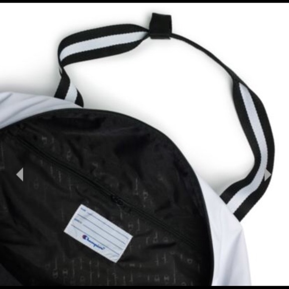 🔥🎒 Champion Duffle 🔥🎒 - Picture 3 of 6